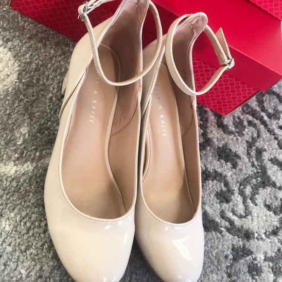 One inch pink nude heels - Picture 2 of 3